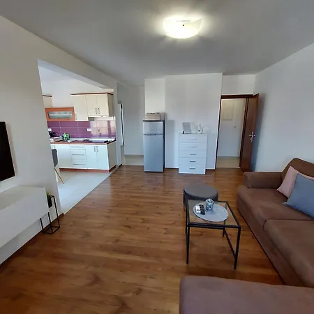 Tolle Amphora Mit Moebliertem Balkon By Interhome * Barbat na Rabu