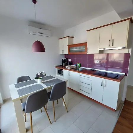 Tolle Amphora Mit Moebliertem Balkon By Interhome