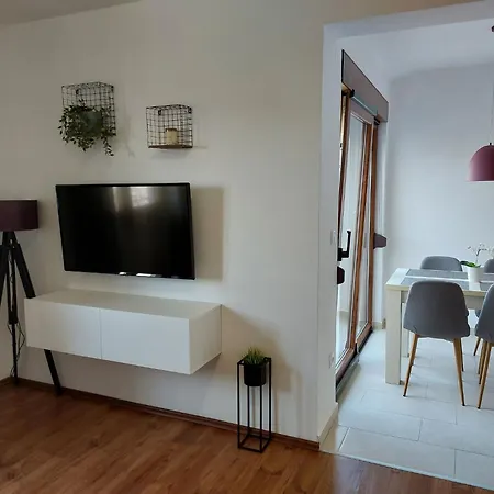 Tolle Amphora Mit Moebliertem Balkon By Interhome Apartmán