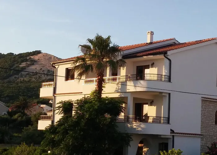 Tolle Amphora Mit Moebliertem Balkon By Interhome Daire