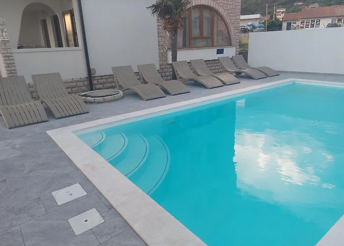 Tolle Amphora Mit Moebliertem Balkon By Interhome Barbat na Rabu